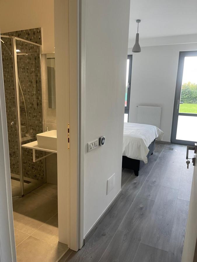 Lahuzur - Casa De Vacanta - Therme Balotesti & Aeroport Otopeni Saftica ภายนอก รูปภาพ