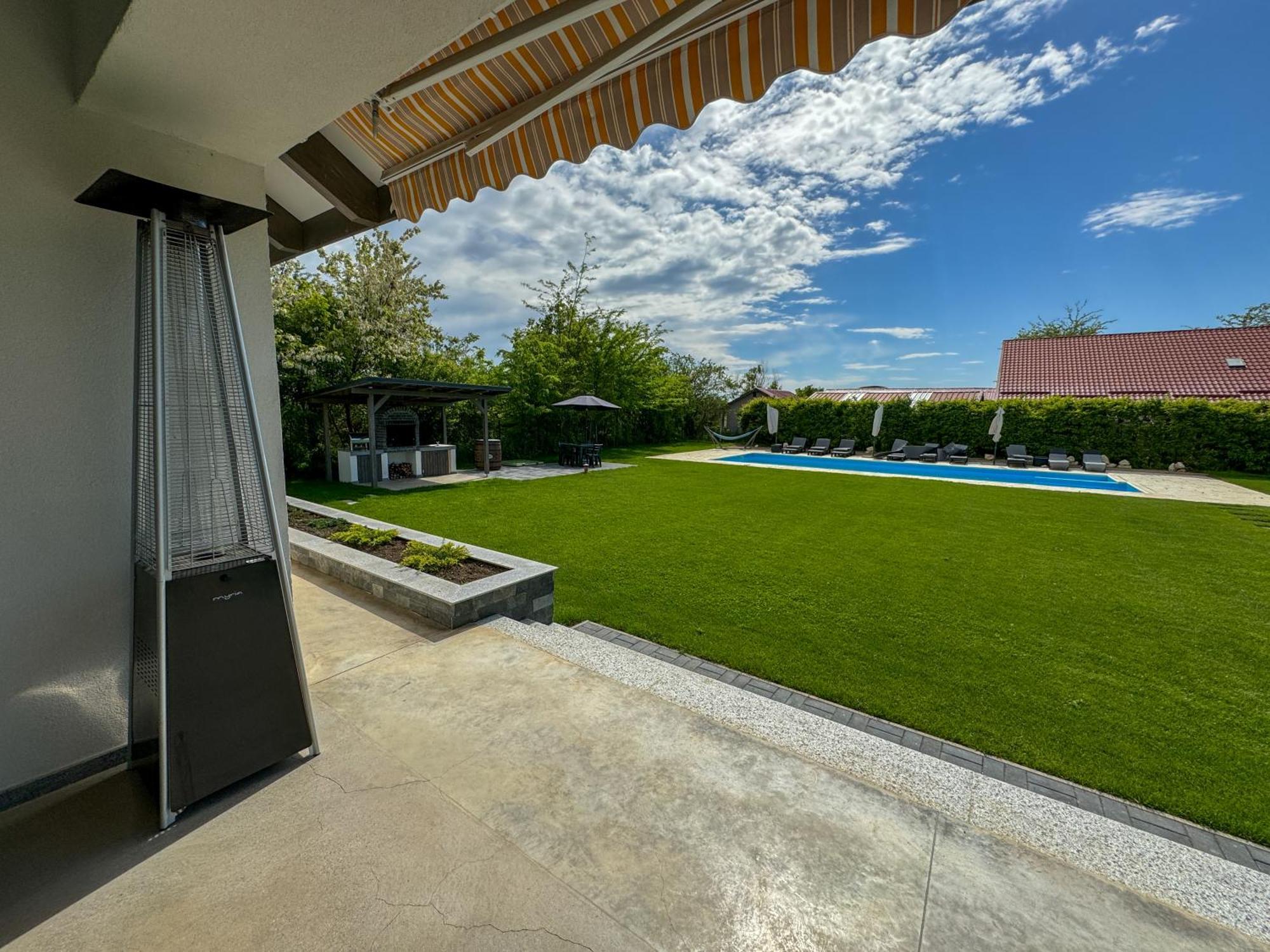 Lahuzur - Casa De Vacanta - Therme Balotesti & Aeroport Otopeni Saftica ภายนอก รูปภาพ